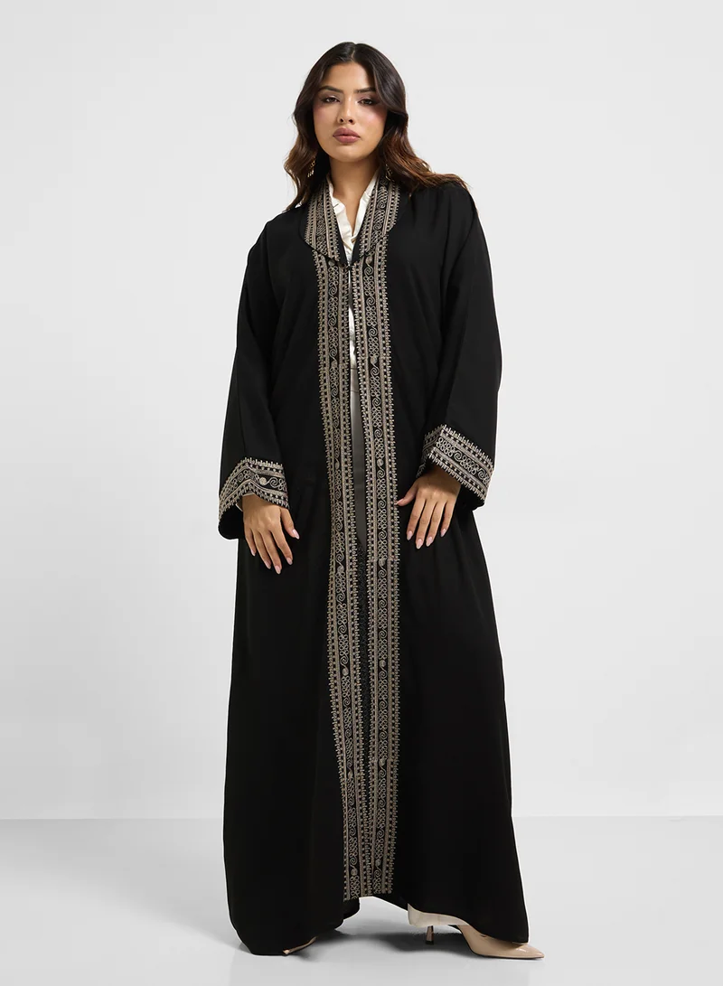 هيا كلوزيت Embroidered Collar Neck Flared Sleeve Abaya