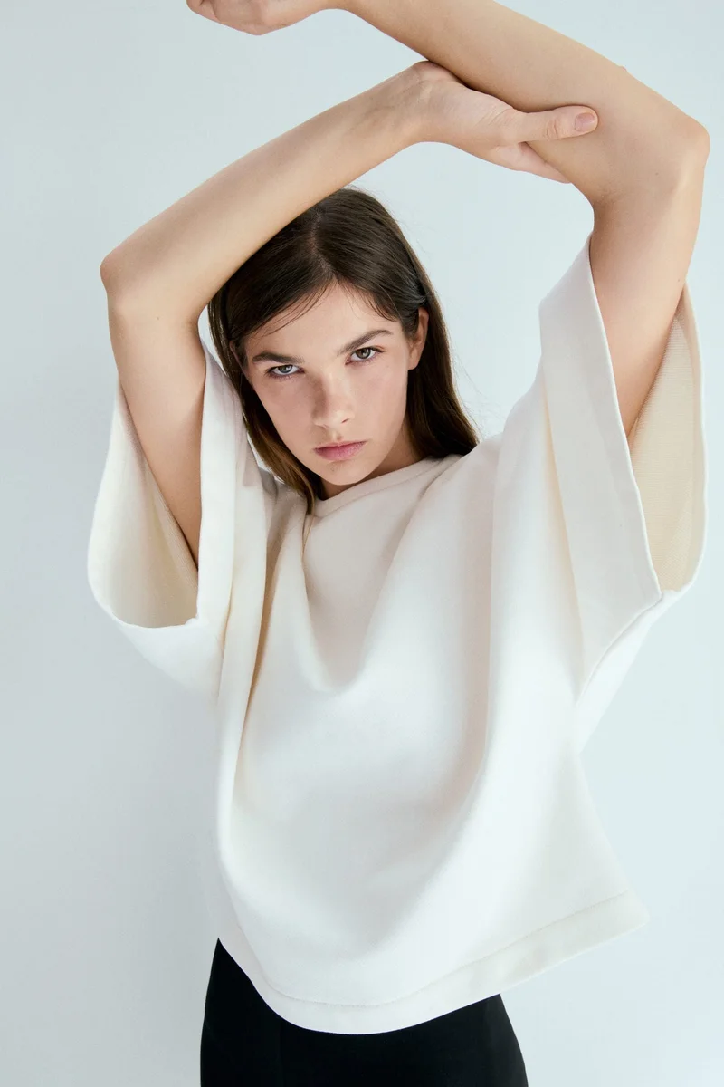 اتش اند ام تي-شيرت بقصّة فضفاضة