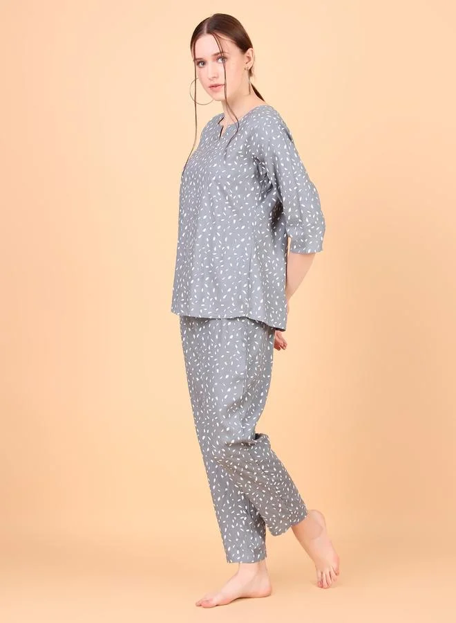 تايك تو طقم بيجاما من بنطال وبلوزة رايون بطبعة منقطة