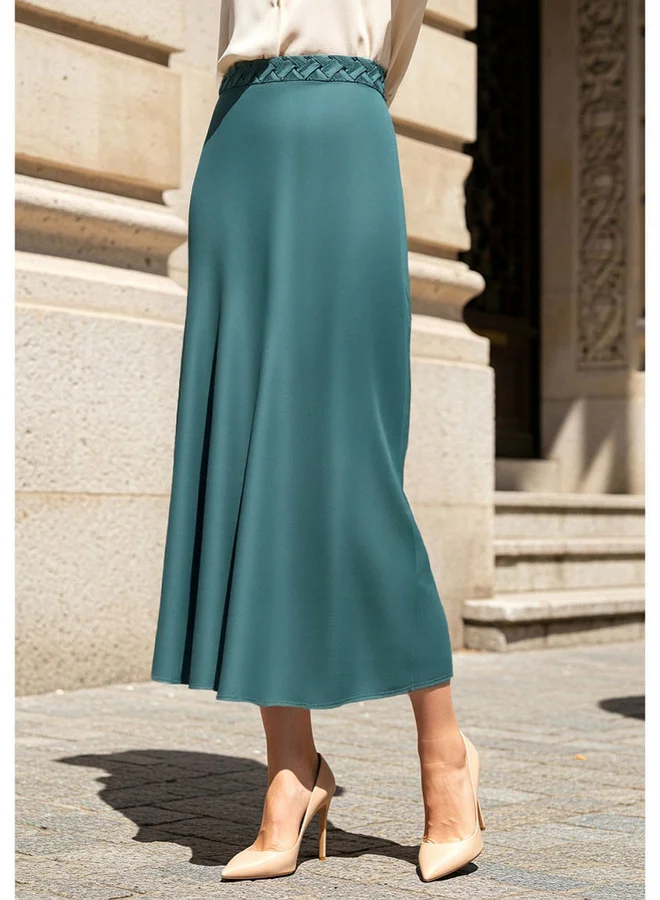 سبلاش فيڤ تنورة ميدي ساتان بخصر مجدول