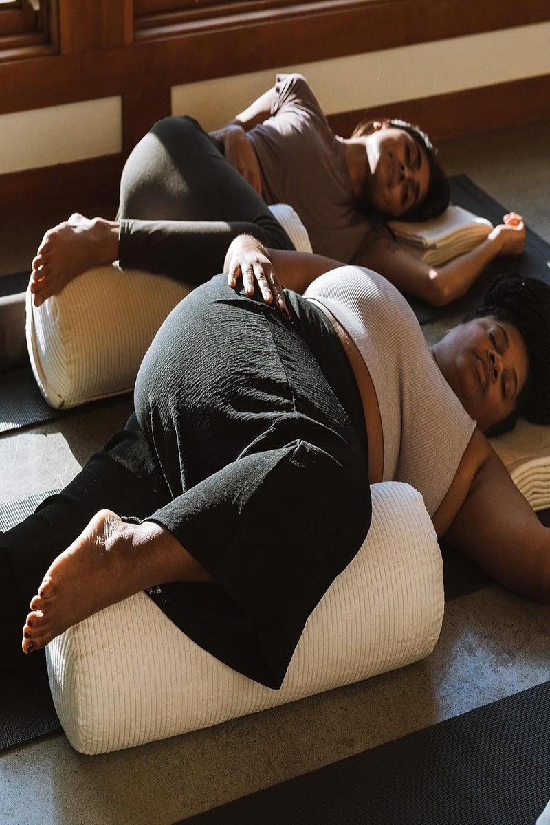 HALFMOON Yoga Bolster Pillow for Meditation and Support - Cylindrical Yoga Cushion with Carry Handle 100% Cotton - Image 4