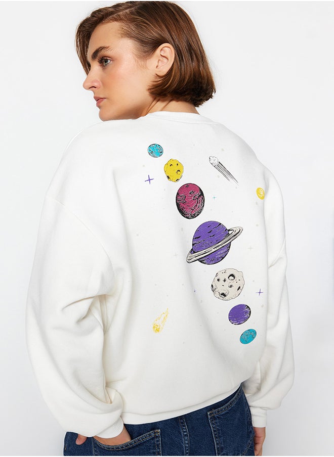 trendyol - White Thick Inside Fleece Printed Crew Neck Regular/Normal Fit Knitted Sweatshirt TWOAW24SW00175 - Image 1