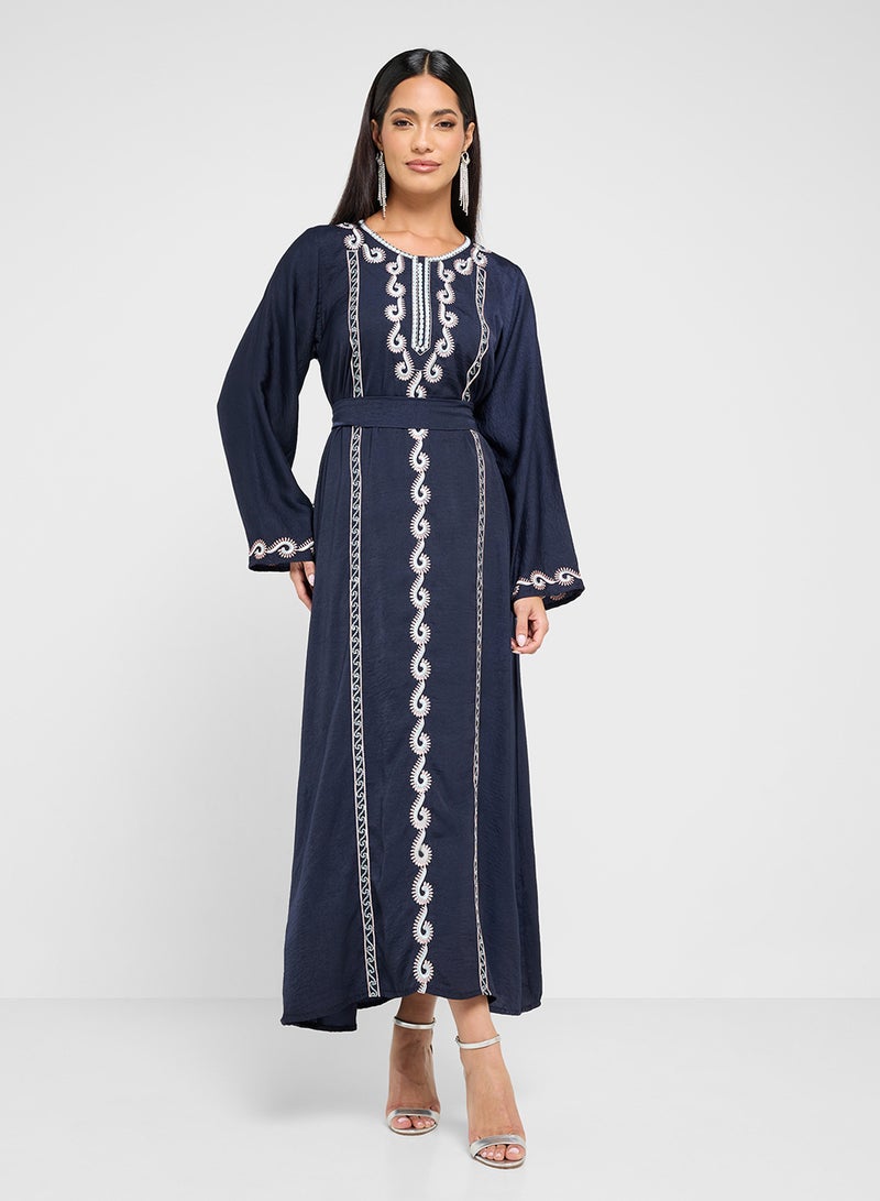 hayas closet Straight Sleeve Crew Neck Emroidered Belted Abaya - Image 4