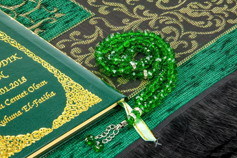 İhvan Online 50 Pieces - Name Printed Hardcover Yasin Book - Prayer Mat - Prayer Beads - Boxed - Green - Mevlit Gift Set