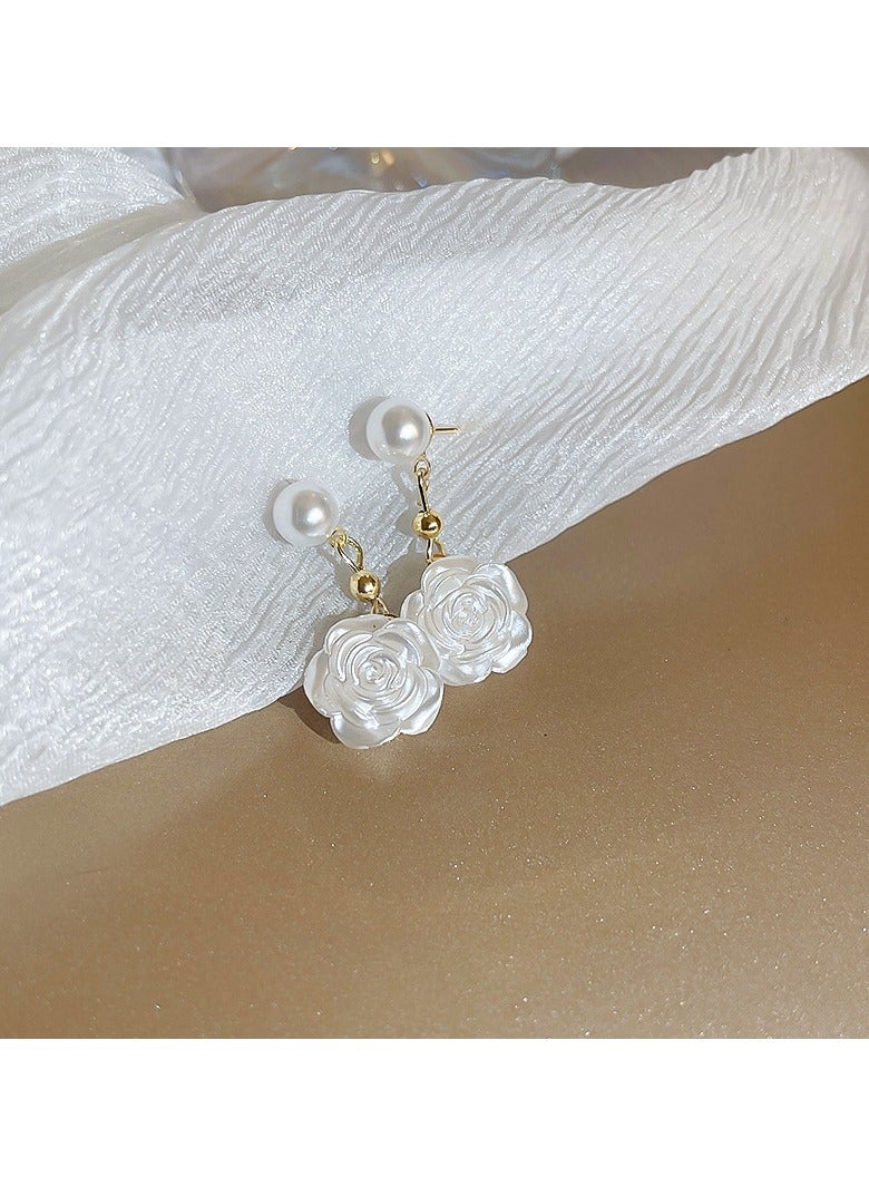 White Flower Pearl Earrings 
