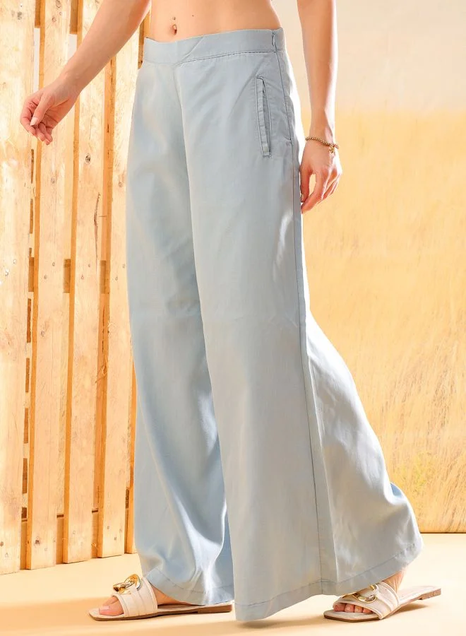 مرفوعة Women Flared Solid High-Rise Denim Pants