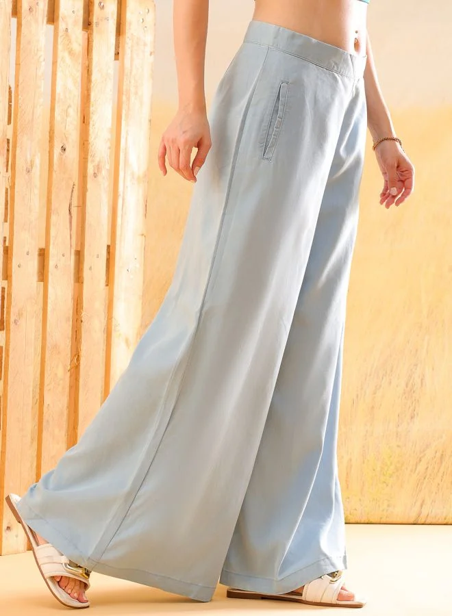 مرفوعة Women Flared Solid High-Rise Denim Pants