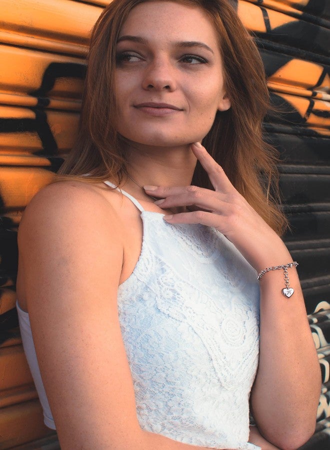 Lcherry سوار Lcherry هدية للنساء، أساور على شكل قلب، أساور من الفولاذ المقاوم للصدأ مزينة بحرف T، أساور منقوشة للنساء - Image 2