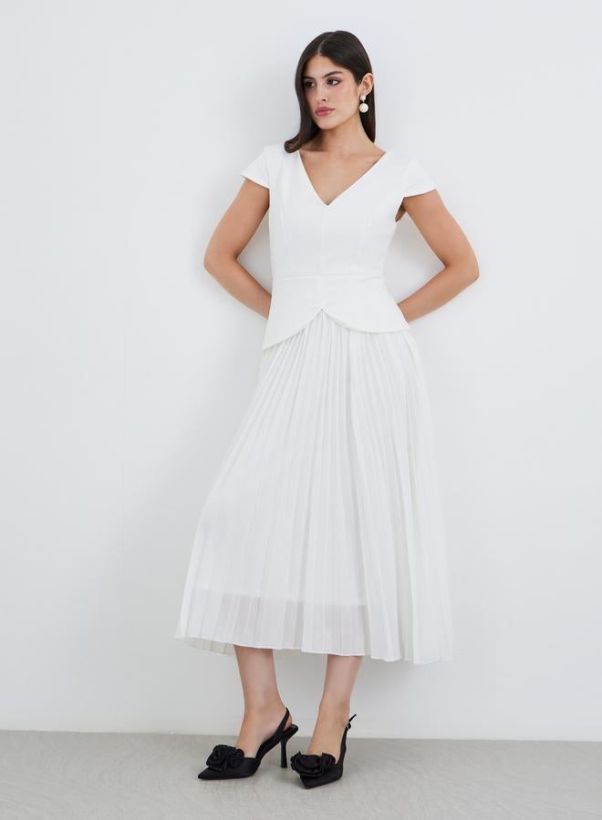 ستايلي فستان ميدي بأكمام قصيرة مطوي سادة - - Image 2