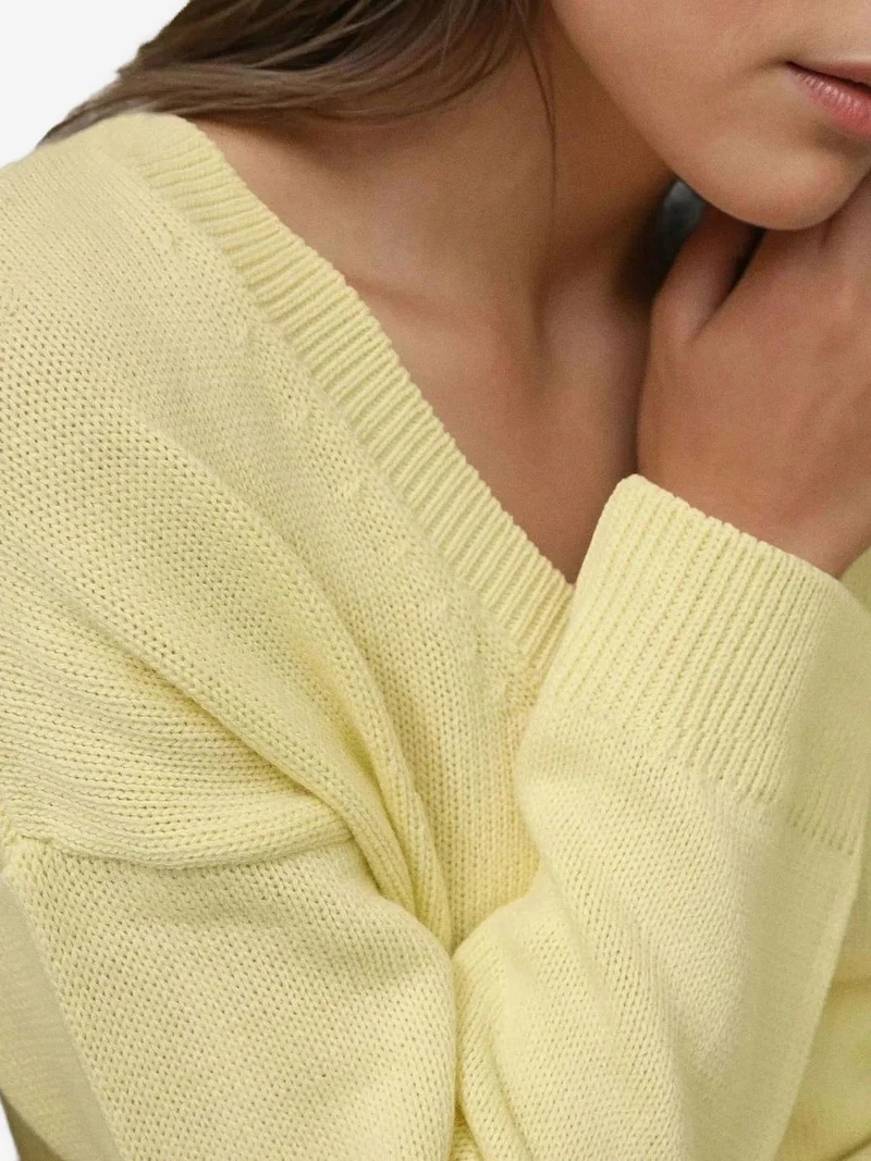 HICCUP Thick Knit V-neck Sweater