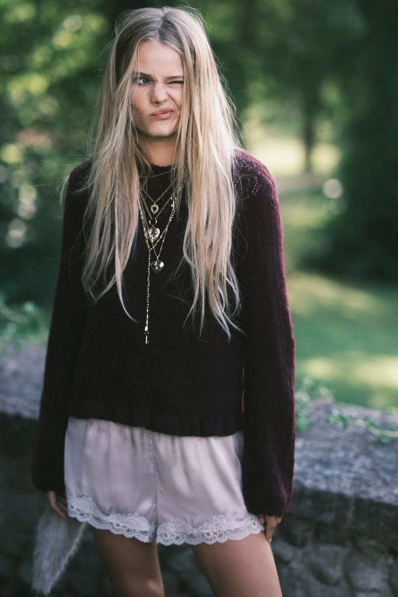 اتش اند ام كنزة منقوشة