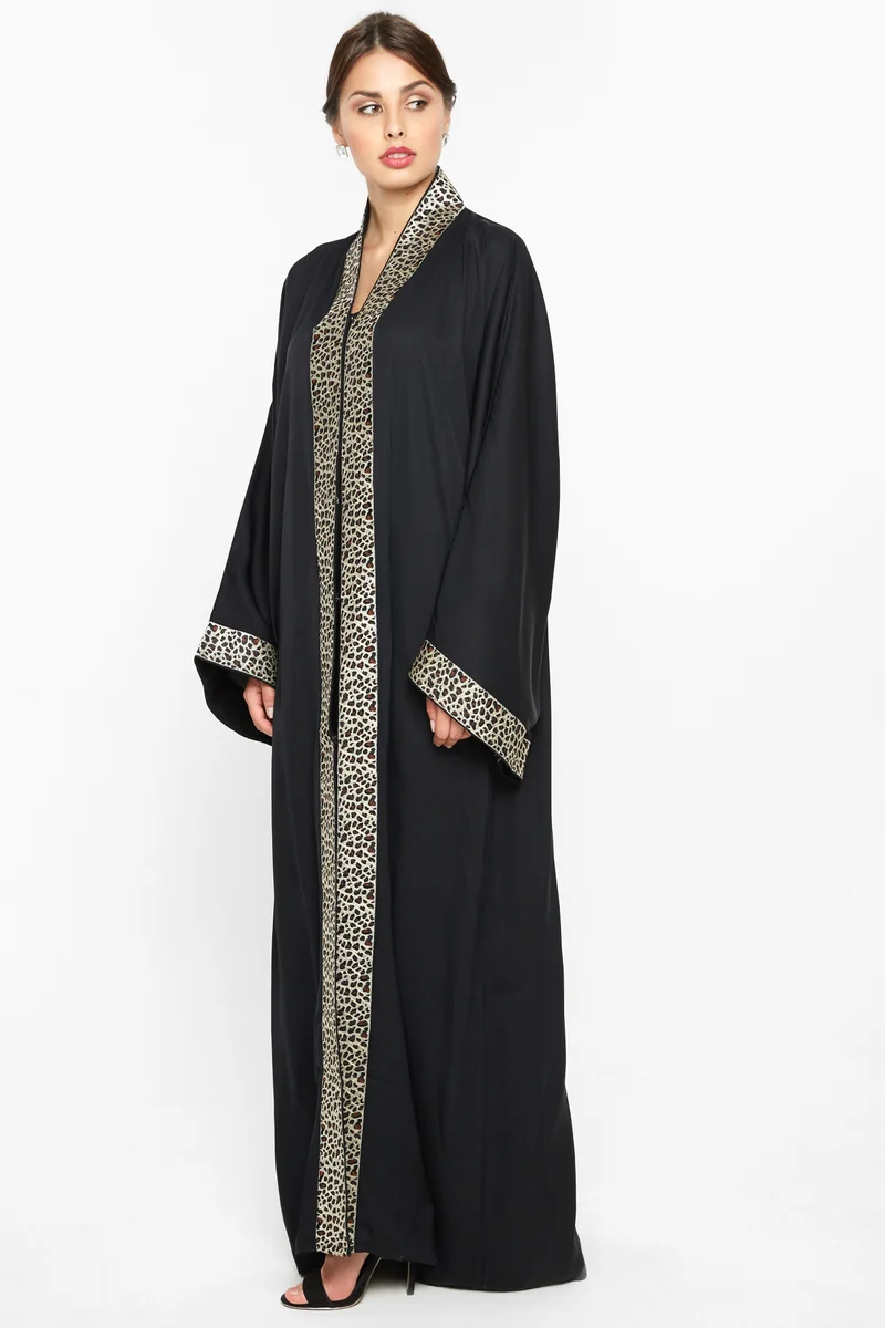 النخبة A classy abaya with animal print stripe by the closure and sleeves -AJ556A
