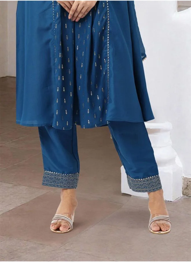 آي شين Tunic Women Teal Polyester Kurta Set with Embroidered pattern Tunic and Palazzo features a Round neckline and Three-Fourth Sleeve secured with Elastic closure and styled in Straight Fit ideal for Festive moments — perfect for fashion-forward occasions.