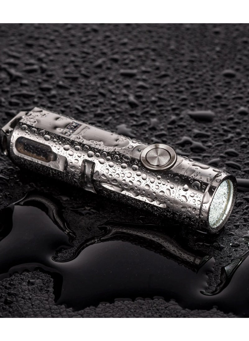 A4 Titanium LED flashlight (650 lumens), front and side, 110 meters, 330 mA