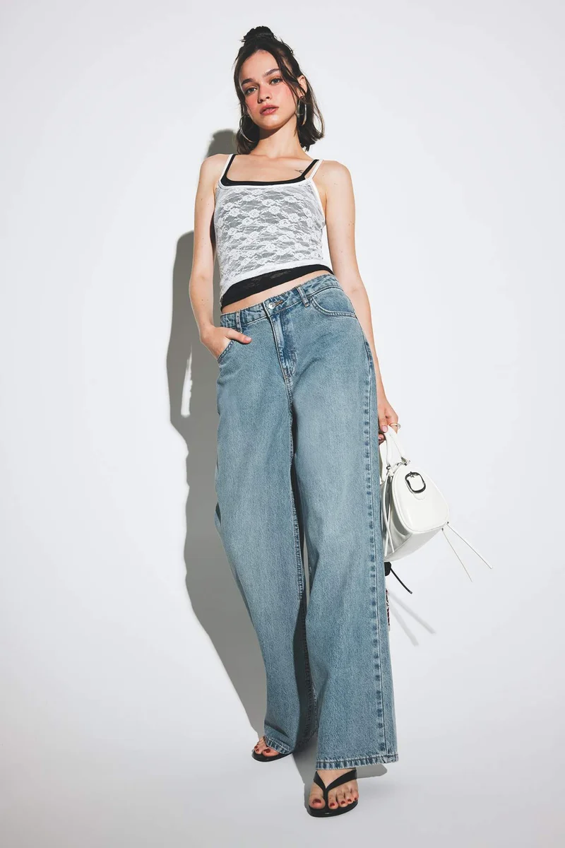 ديفاكتو Slim Fit Lace Tank Top