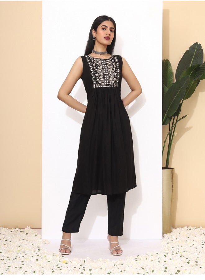 ISHIN Aline Fit Self Design Pattern Round Neck Neck Sleeveless BLACK Colour Woven Cotton Kurtas for Women with Semi Elastic Closure - Perfect for your Festive Celebrations  - Image 2