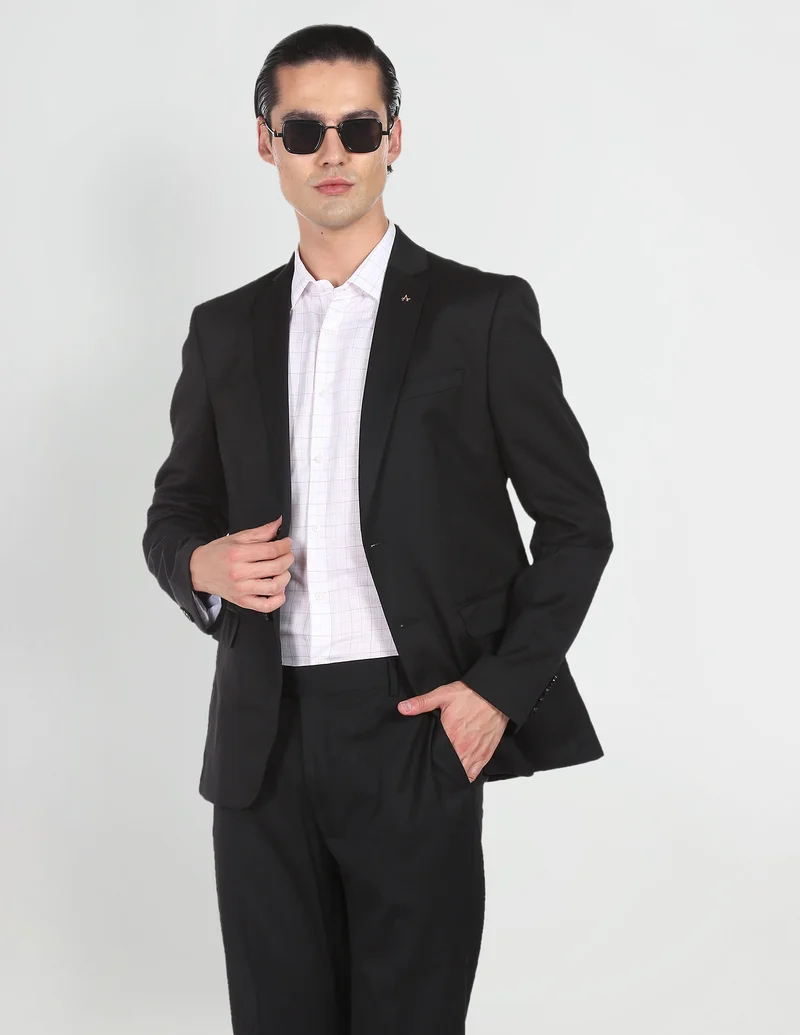 Arrow Tailored Regular Fit Solid Two Piece Suit