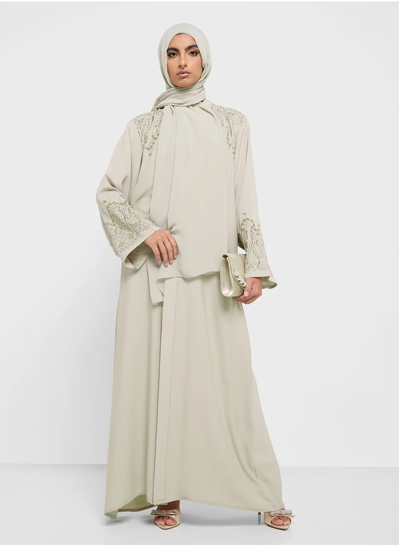 hayas closet V-Neck Embroidery Abaya