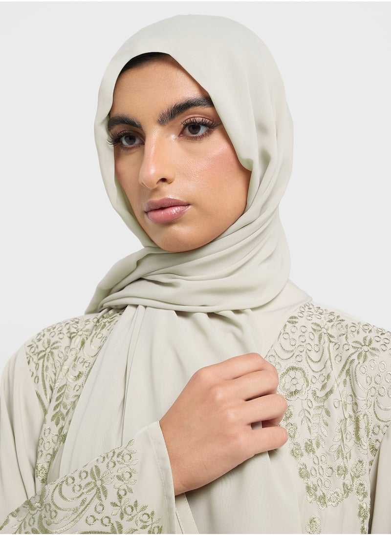 hayas closet V-Neck Embroidery Abaya  - Image 4