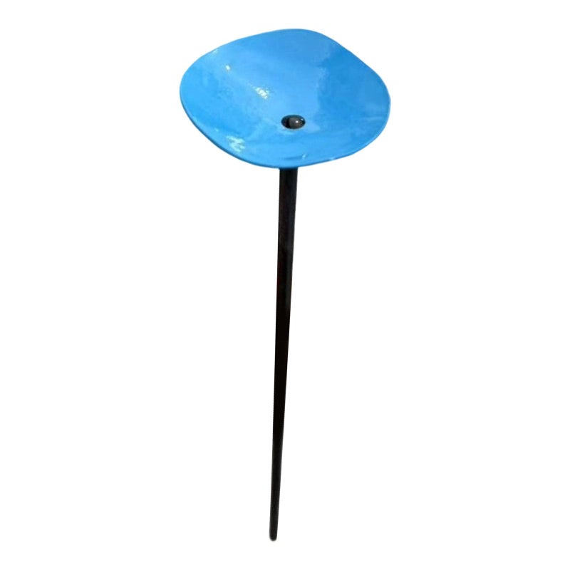 Blue Metal Garden Stake Compact Bee Watering Habitat For Balcony Decoration - Image 2