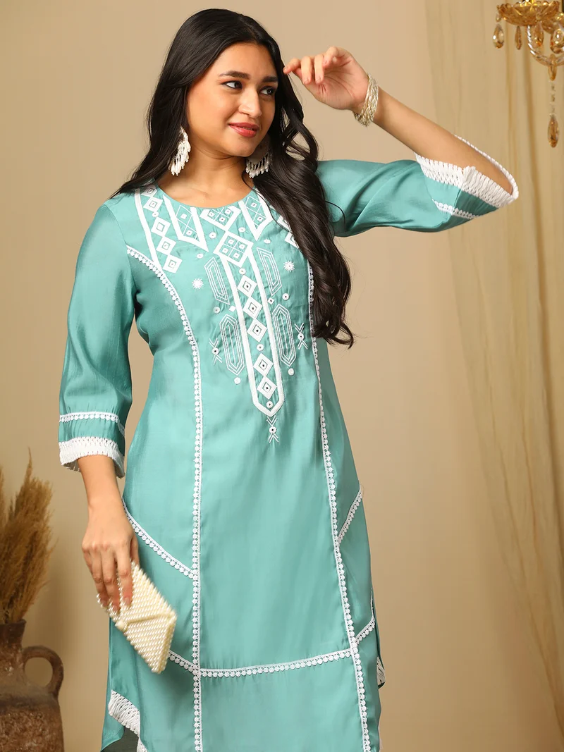 globus Globus Women Ethnic Motifs Embroidered Flared Sleeves Thread Work Lace Frills Bows And Ruffles Festive Kurta