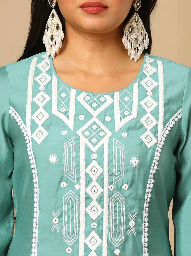 globus Globus Women Ethnic Motifs Embroidered Flared Sleeves Thread Work Lace Frills Bows And Ruffles Festive Kurta