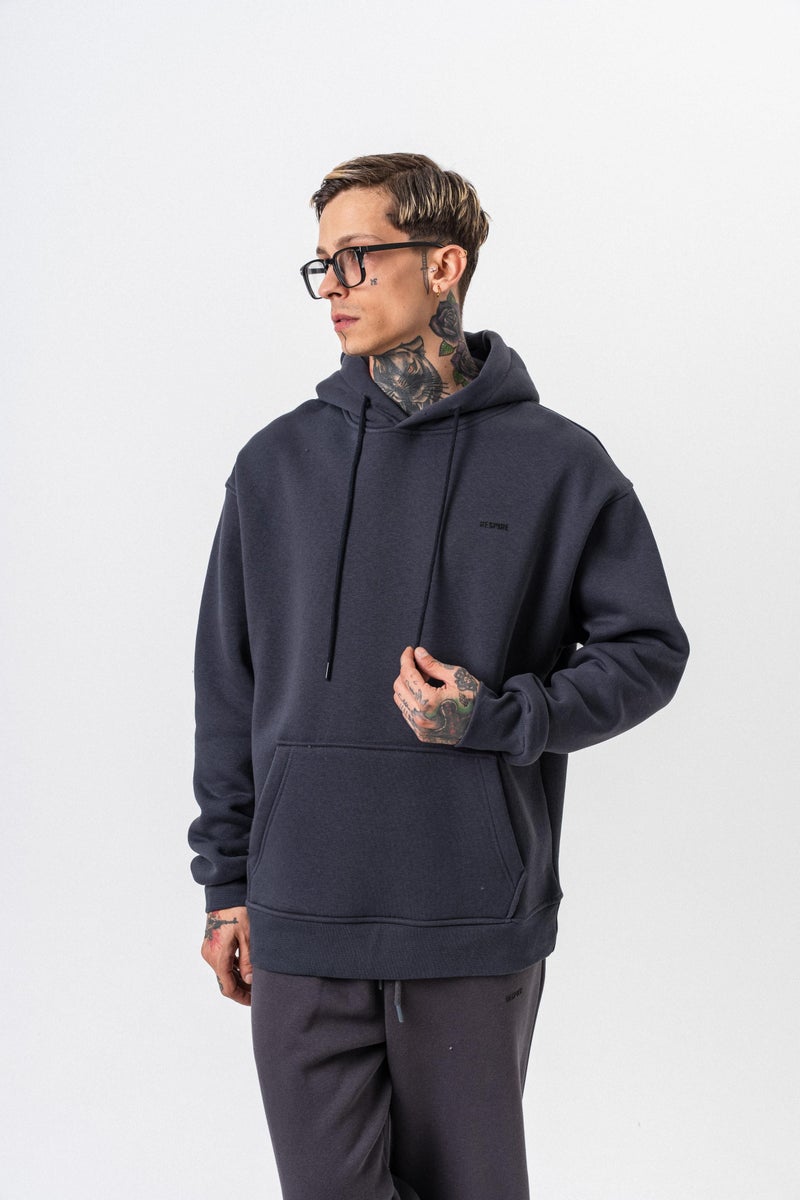 ريسباير هودي رجالي أساسي واسع (Oversize) بغطاء رأس بتفاصيل نص "Respire" لون رمادي داكن (Füme) - Image 4