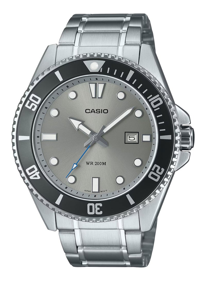 CASIO ساعة يد للرجال من الفولاذ المقاوم للصدأ بقرص رمادي تناظري MDV-107D-1A1