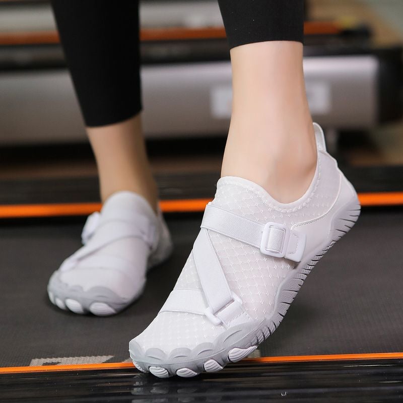 Soft-soled indoor fitness shoes for men and women non-slip yoga squat running rope skipping shoes shock absorption swimming trail shoes 101-white ultra-light shock-absorbing non-slip soft bottom 