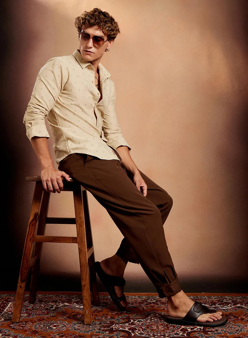 كامبوس سوترا Campus Sutra Men's Sand Beige Polka-Tactile Shirt For Casual Wear | Spread Collar | Long Cuffed Sleeves | Button Closure | Shirt Crafted With Comfort Fit For Everyday Wear