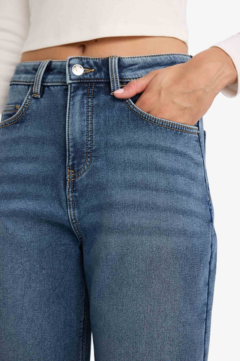 ديفاكتو بنطلون جينز نسائي مريح ذو حافة عادية - Image 5