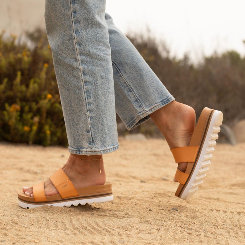 REEF Cushion Vista Hi Womens Platform Fashion Sandal, Arch Support, Ultra Soft Cushion Footbed, Natural, 8.5 - Image 3