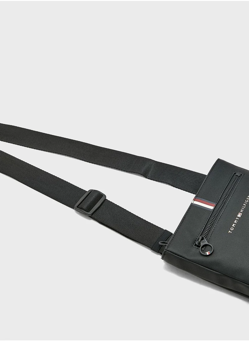 TOMMY JEANS Essential Mini Messenger Bag