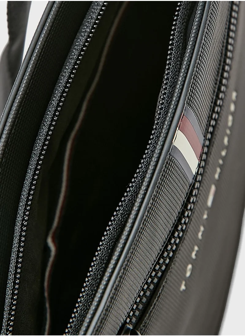 TOMMY JEANS Essential Mini Messenger Bag