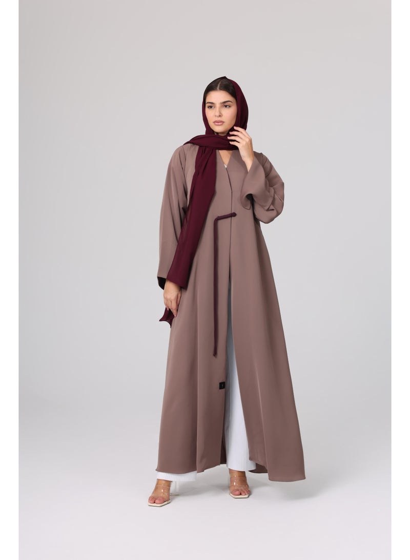 اكسا عباية سادة بقصة مستقيمة وتفاصيل أمامية - Image 1