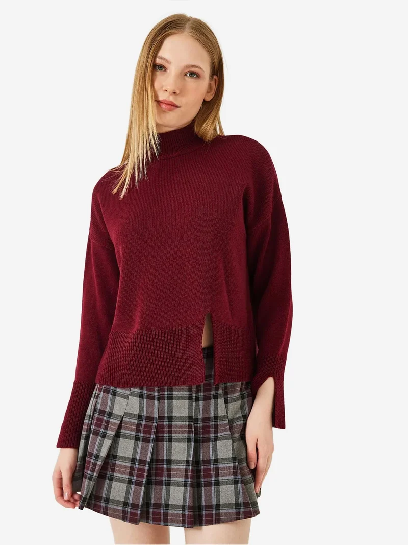 بيانكو لوتشي كنزة بياقة عالية بقصة مريحة وفتحة جانبية