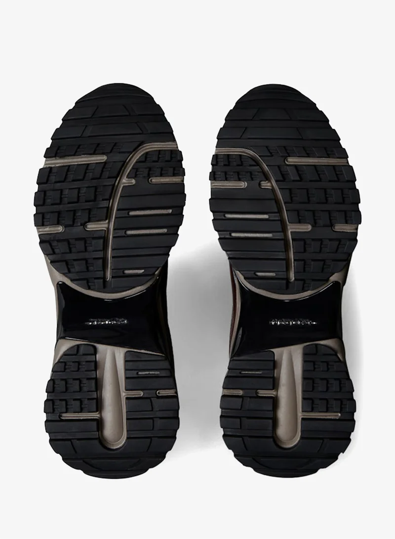 كالفن كلاين جينز حذاء رياضي شبكي بتصميم مبتكر