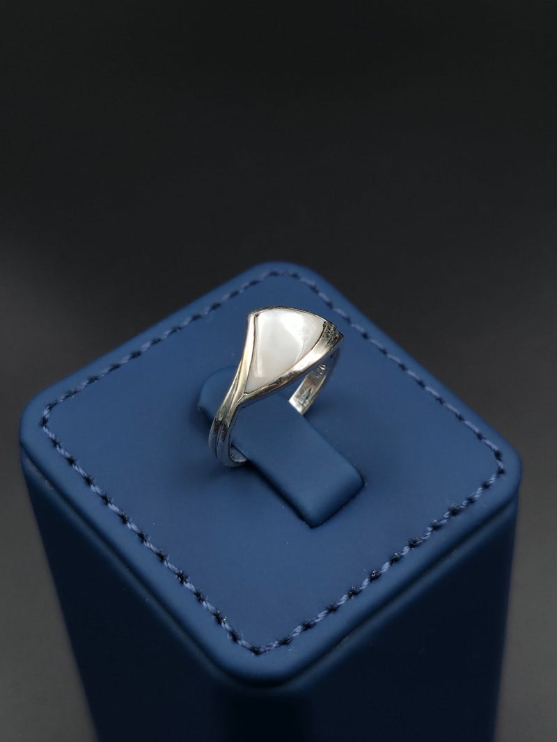 Kanira Premium 925 Sterling Silver Teardrop Statement Ring | Contemporary Elegance | KANIRA | Size 6 - Image 3