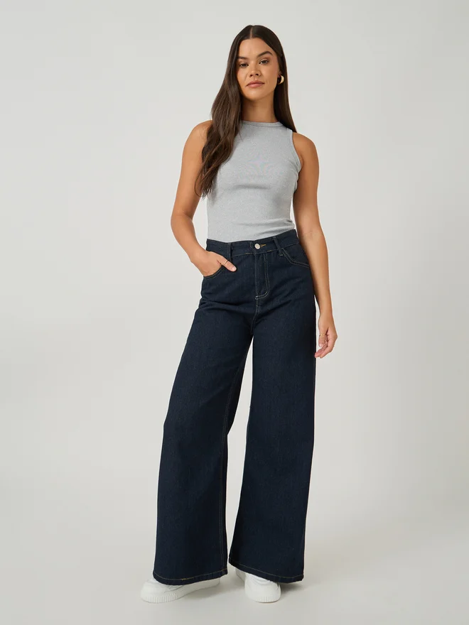 Styli Styli Plain Round Neck Fitted Tank