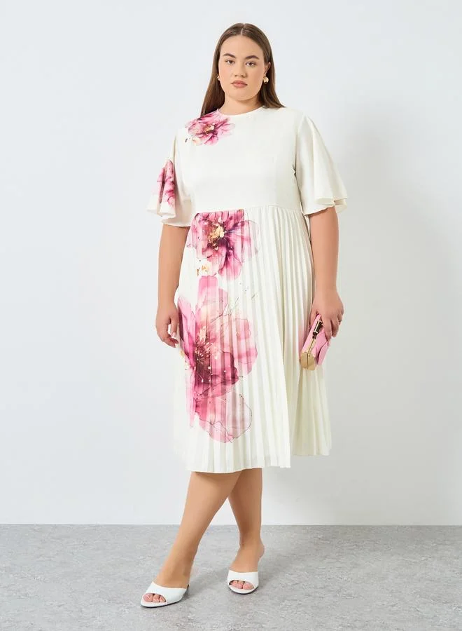 Styli Plus Size Cream Floral Midi Dress