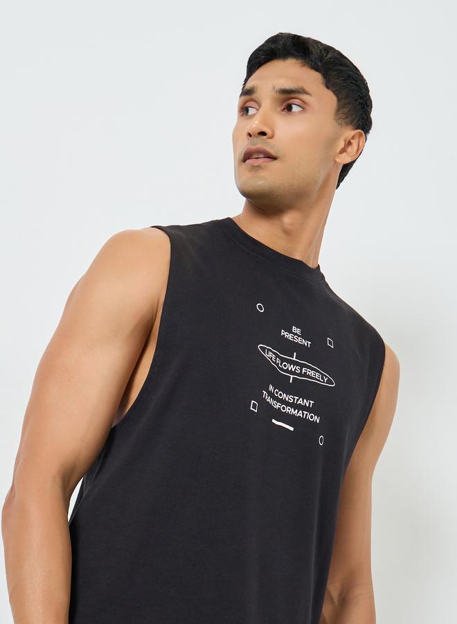 ستايلي اكتيف تيشيرت بلا أكمام بقصة مريحة للرجال - Image 5