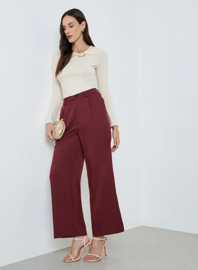 تايك تو بنطال عنابي خصر عالي وأرجل مستقيمة