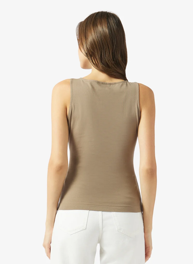 GUESS Scoop Neck Stretch Tank Top