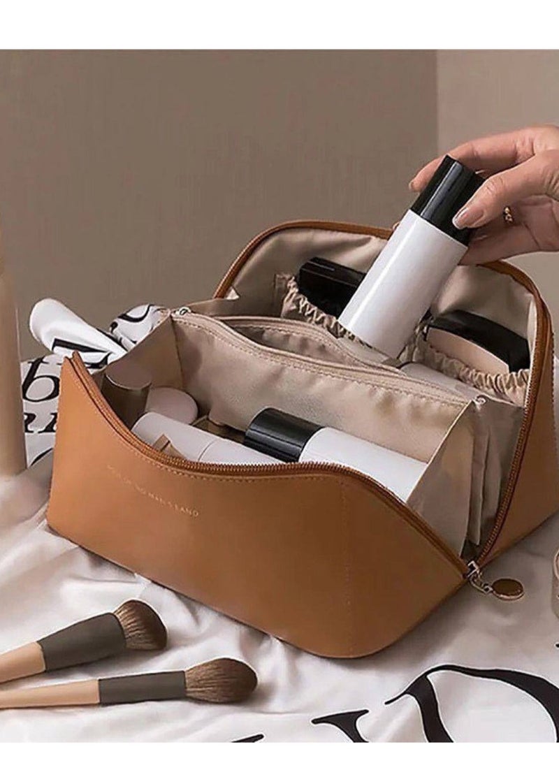 شنطه مكياج منظم  هتجمعي فيه كل حاجه الخامه جلد عالية الجودة  متوفر لون بني IR - Image 1