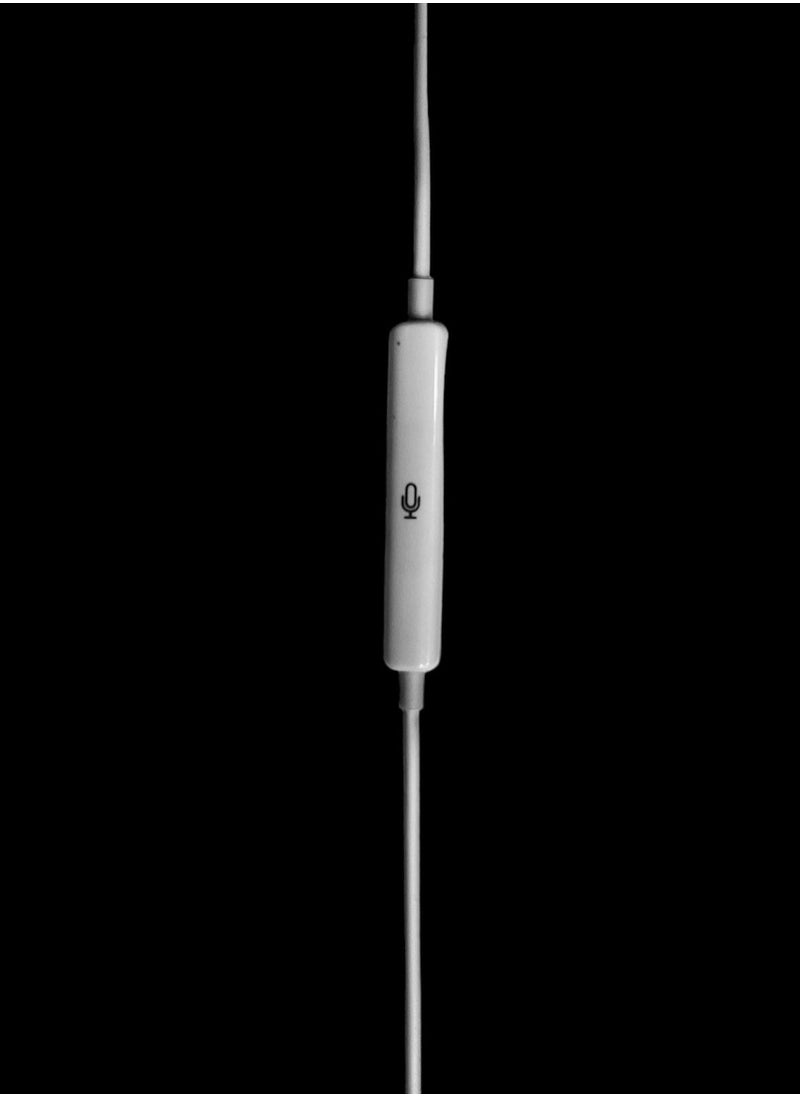 Nitu - NITU EarPods With Lightning Connector, Microphone and Volume Control - Image 1