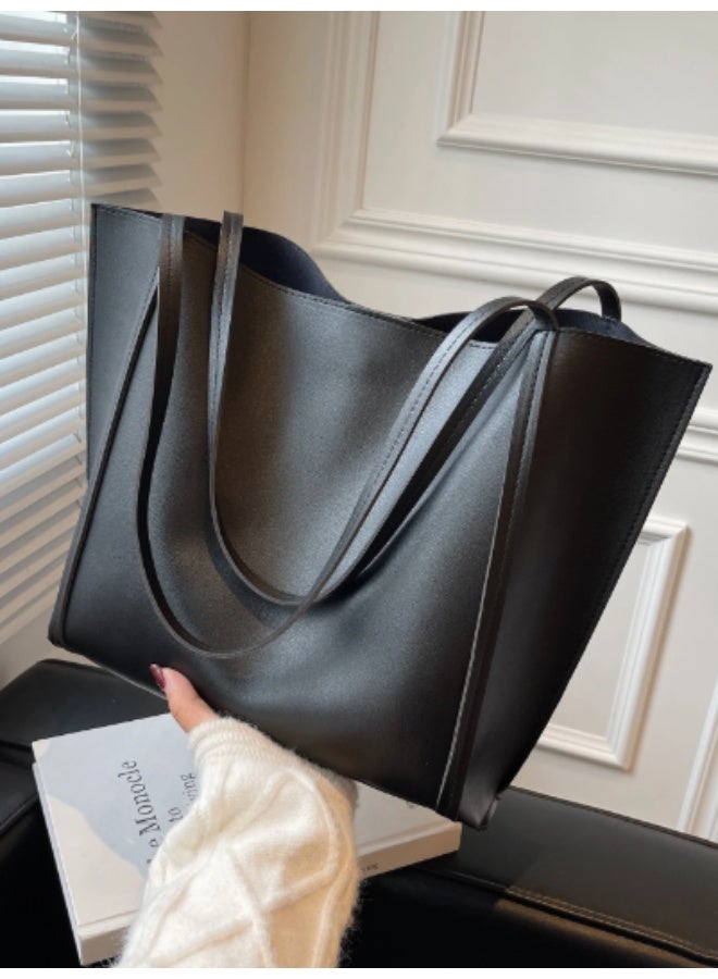 عرب شنطة يد نسائية بتصميم أنيق وكاجوال، تجمع بين الأناقة والسعة العملية. مصنوعة من خامات متينة، مما يجعلها الخيار المثالي للعمل، التسوق، أو حتى للسفر. شنطة متوسطة الحجم توفر لكِ مساحة واسعة لحمل جميع مستلزماتك اليومية بأناقة.  الأبعاد: الطول 31 سم × العرض 13 سم × الارتفاع 28 سم  شنطة كبيرة السعة  تصميم بسيط وأنيق يناسب كل الإطلالات  يمكن استخدامها كشنطة يد أو كتف  مثالية للعمل، الجامعة، التسوق والرحلات - Image 1