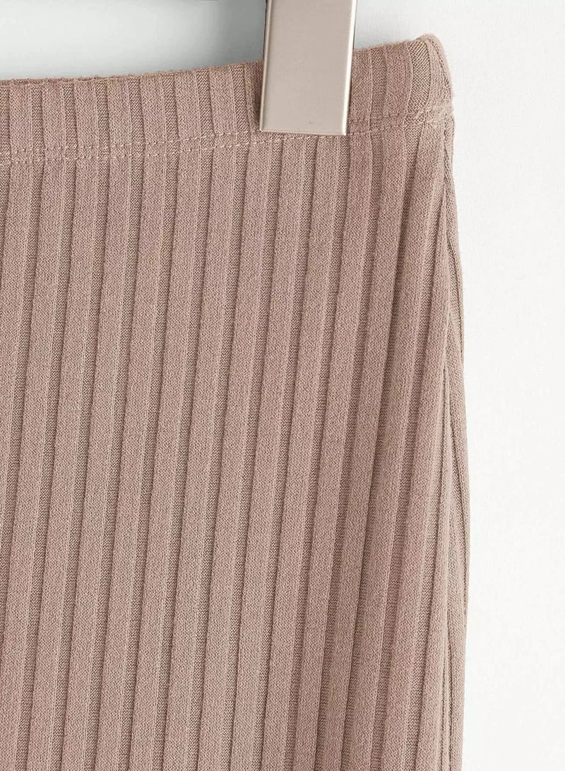 Split Back Ribbed Knit Skirt  - Image 4