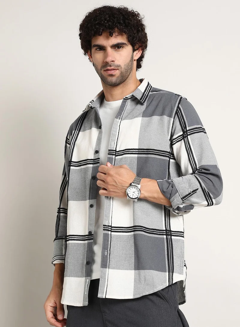 كامبوس سوترا قميص رجالي من جلد الجاموس بلون رمادي عملات معدنية بتصميم متداخل