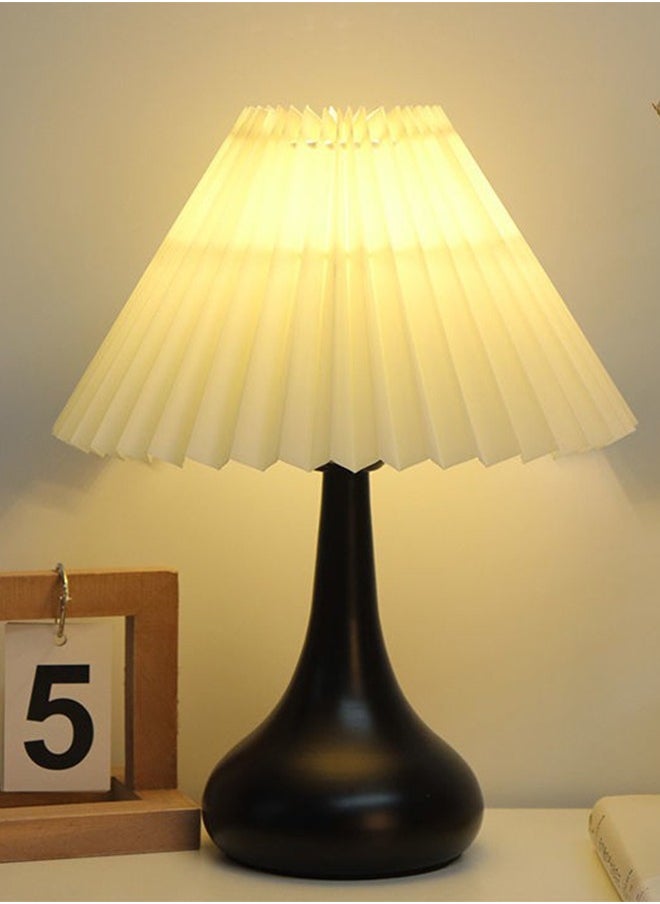 Najwa Table Lamp with Pleated lampshade, Bedside Lamp Vintage American Lamp Decoration in The Master Bedroom, White Fabric Shade Table Lamp  - Image 1