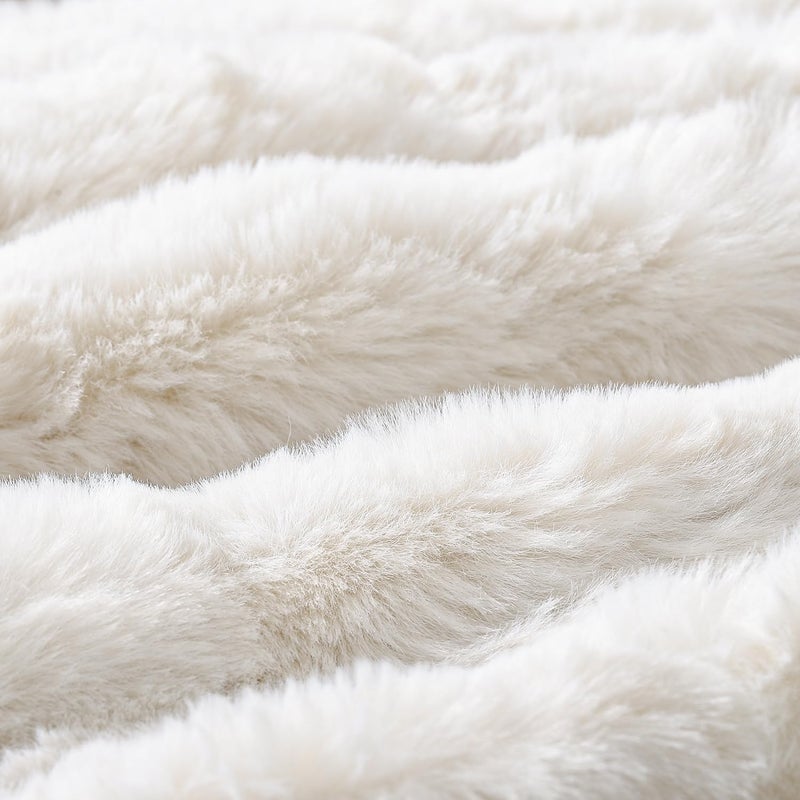 MADIZZ Pack of 2 Thick Plush Faux Wool Throw Pillow Covers Soft Boho Throw Pillows Luxurious Cushion Covers for Couch Sofa Bedroom Living Room Home Decor 18x18 Inch Cream - Image 4